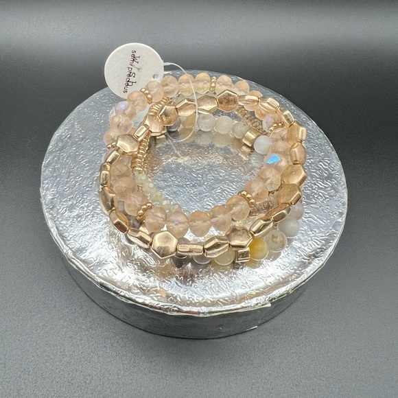 Elegant Gold and Cream Beaded Bracelet Set - Picture 1 of 1